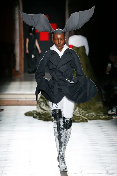Look 34
